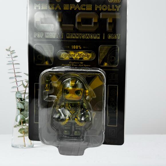 Brand New Pop Mart Mega Space Molly 100% Clot - Olive Alienegra - Picture 4 of 4